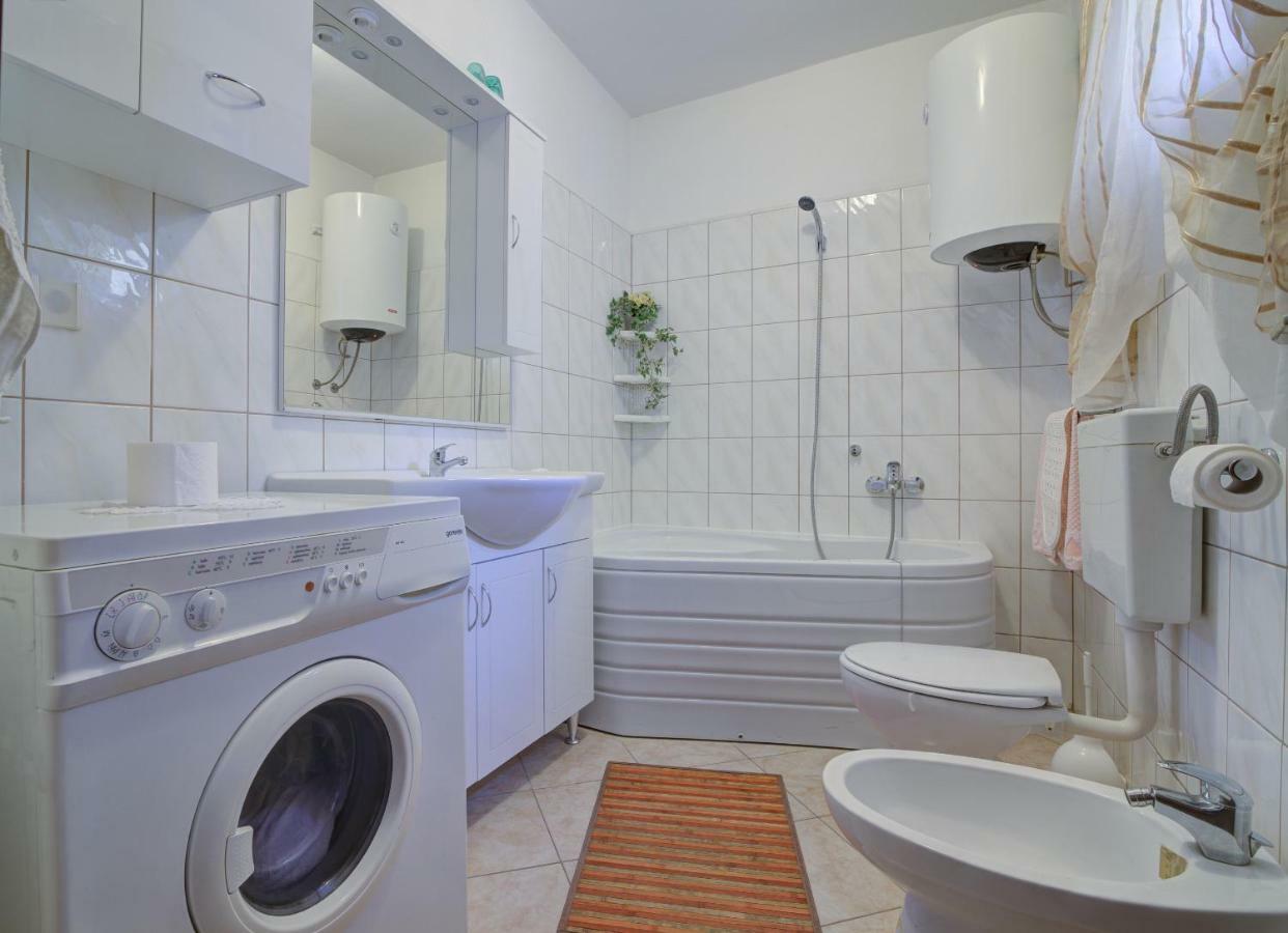 סנג' Apartment Luca מראה חיצוני תמונה