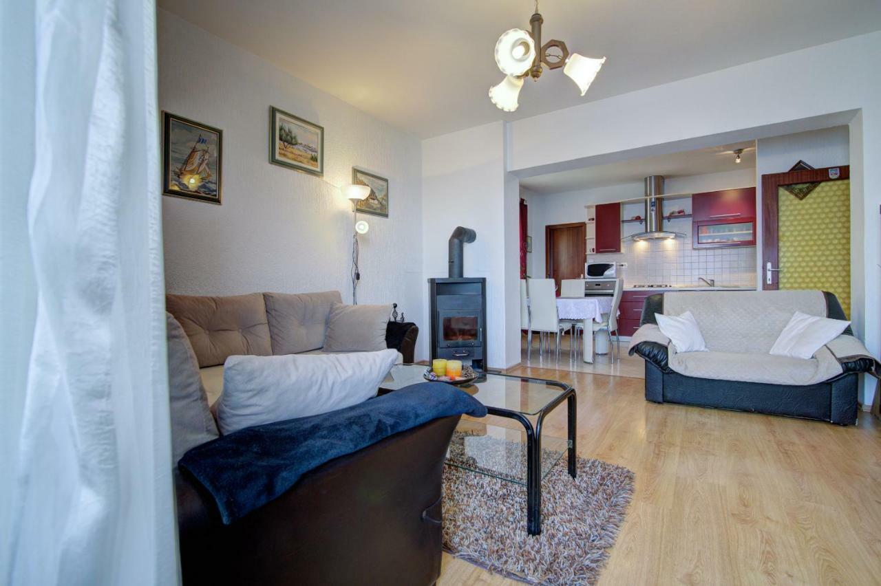 סנג' Apartment Luca מראה חיצוני תמונה