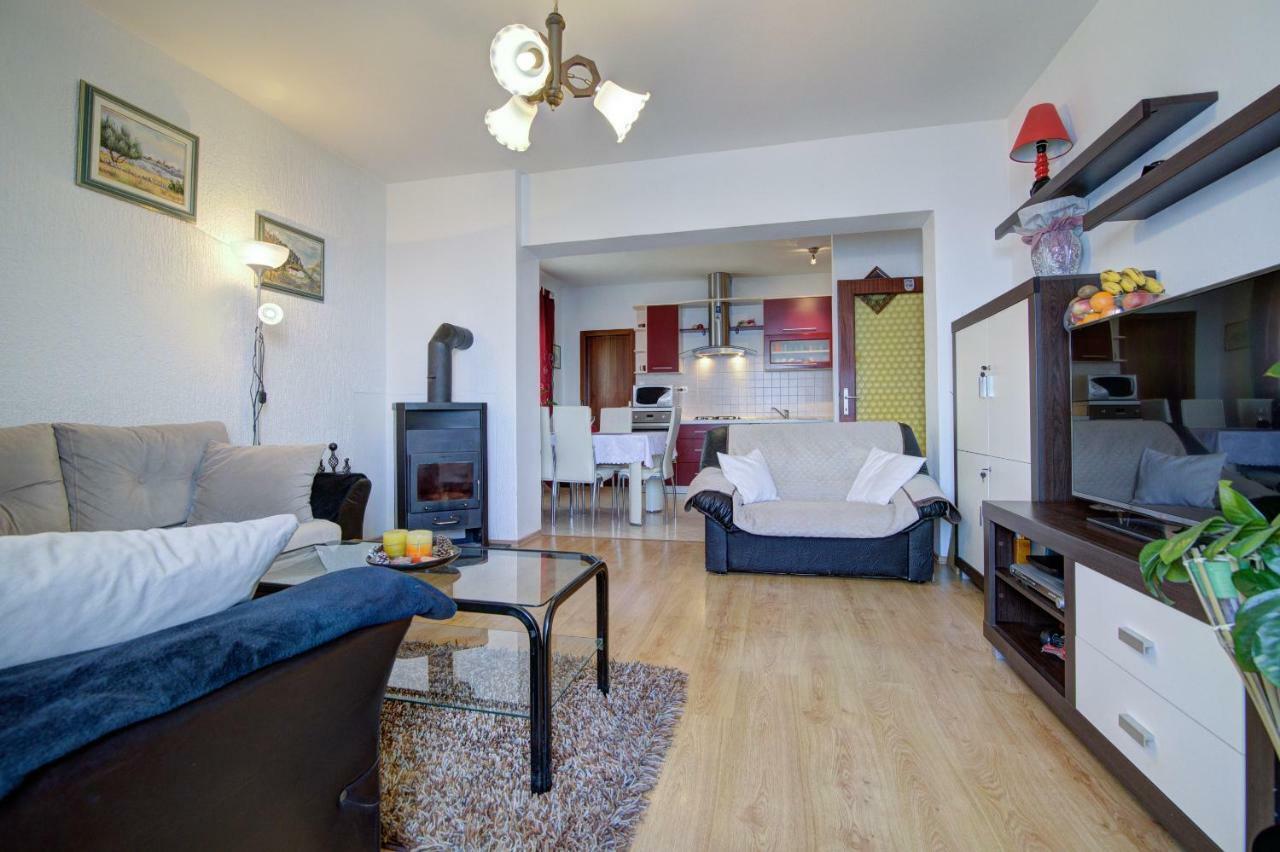 סנג' Apartment Luca מראה חיצוני תמונה